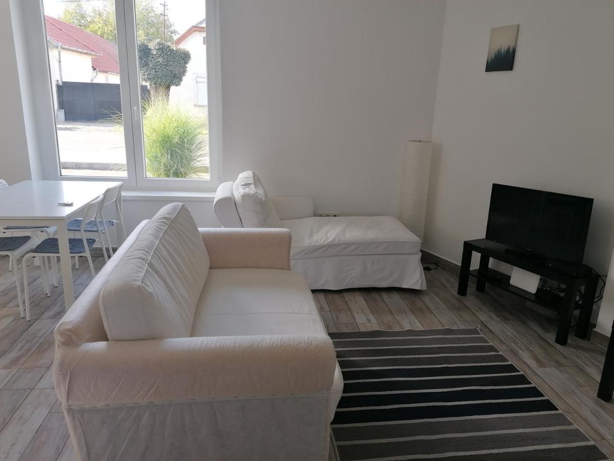 Cuki Apartmanok Dombóvár Εξωτερικό φωτογραφία