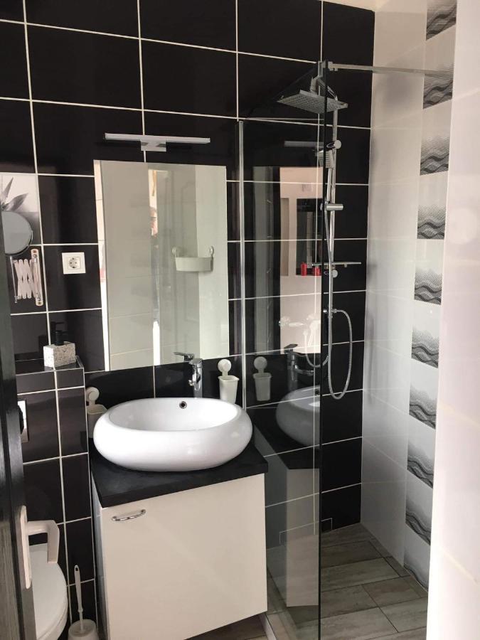 Cuki Apartmanok Dombóvár Εξωτερικό φωτογραφία