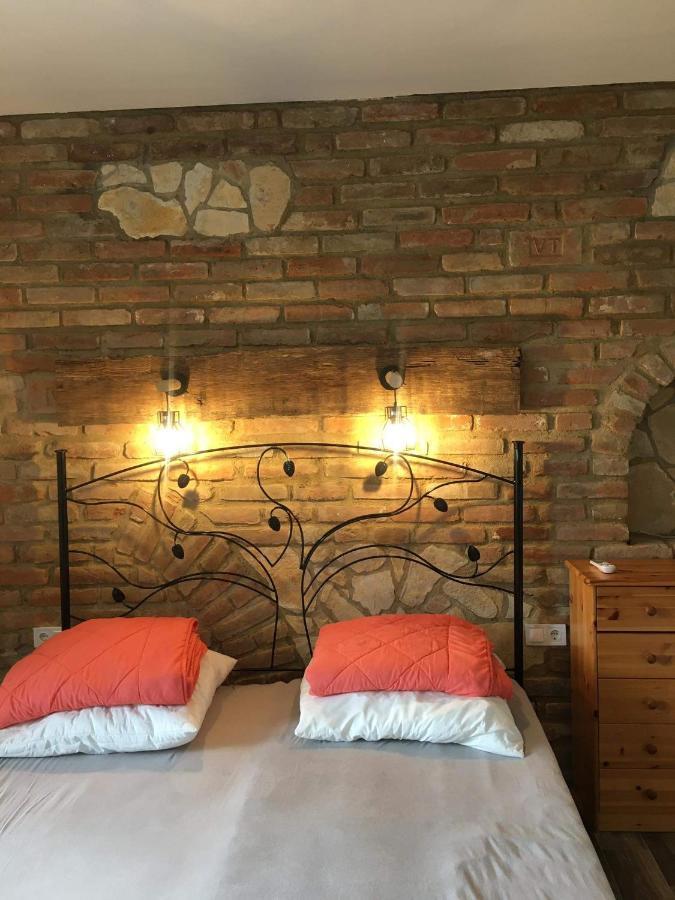 Cuki Apartmanok Dombóvár Εξωτερικό φωτογραφία